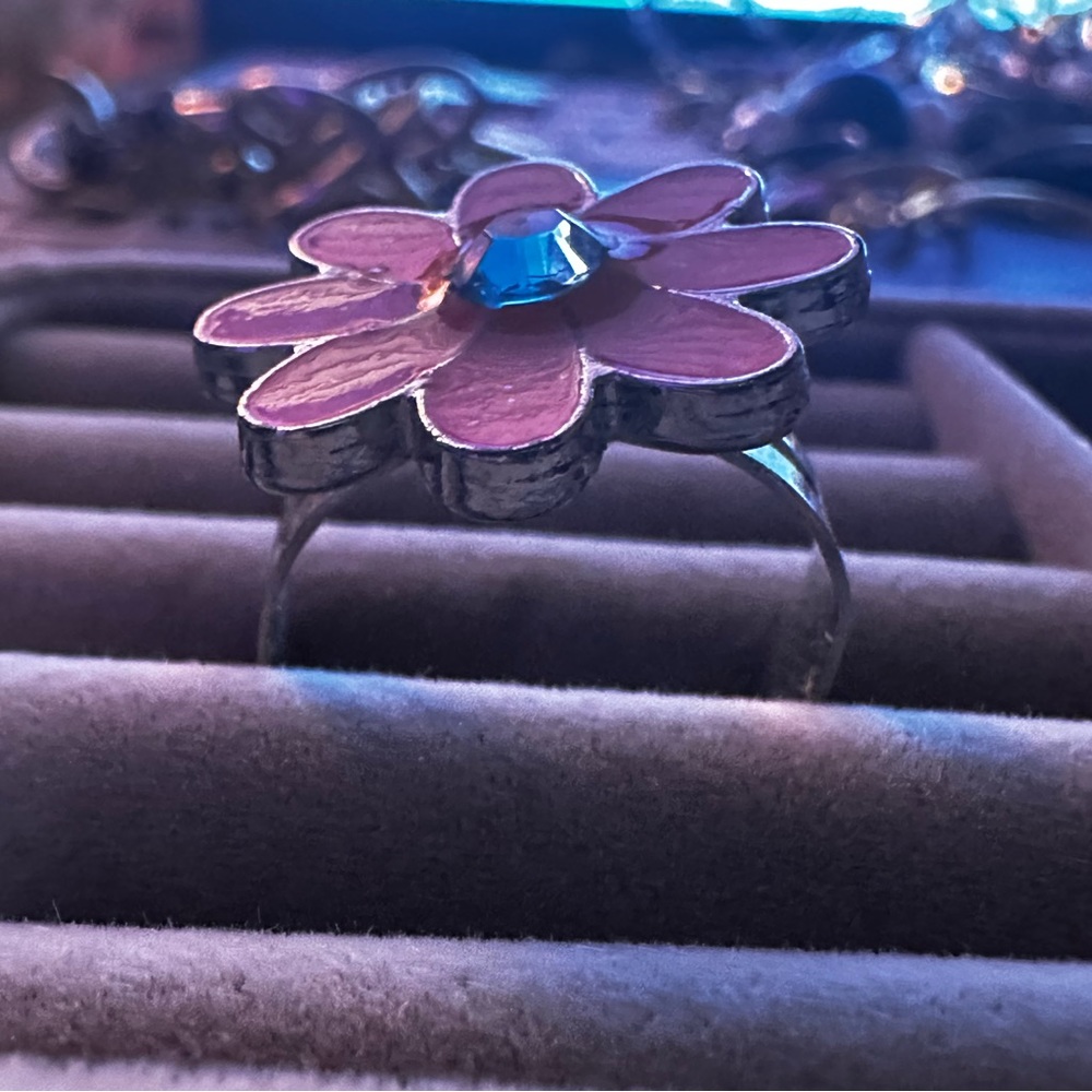 Flower ring - Picture 2 of 2